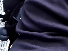 Hermosas damas están haciendo el amor apasionadamente