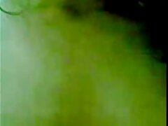 Atlética MILF Ivy Secret follada por un calvo al aire libre