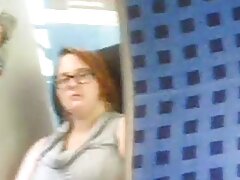 La chica caliente de al lado es muy amigable