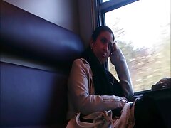 Mujer tetona se folla a su joven vecino
