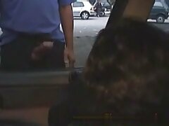 Anya Krey gime mientras le perforan el coño