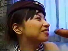 Chicas sexy Jade Baker y Kylie Kingston lamiéndose en la oficina