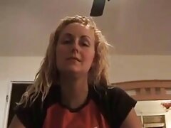Jennifer White divirtiéndose con dos negros cachondos