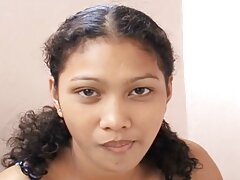 Chica pelirroja llevaba medias de rejilla