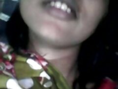 Casca Akashova juega con su coño mojado