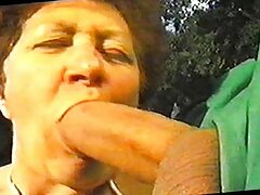 Lyra Law y Harley Jade lamiendo y follando con un consolador con arnés